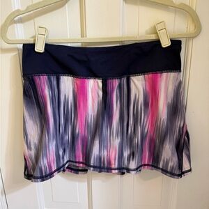 Lululemon tennis skirt size 4. Navy multicolor